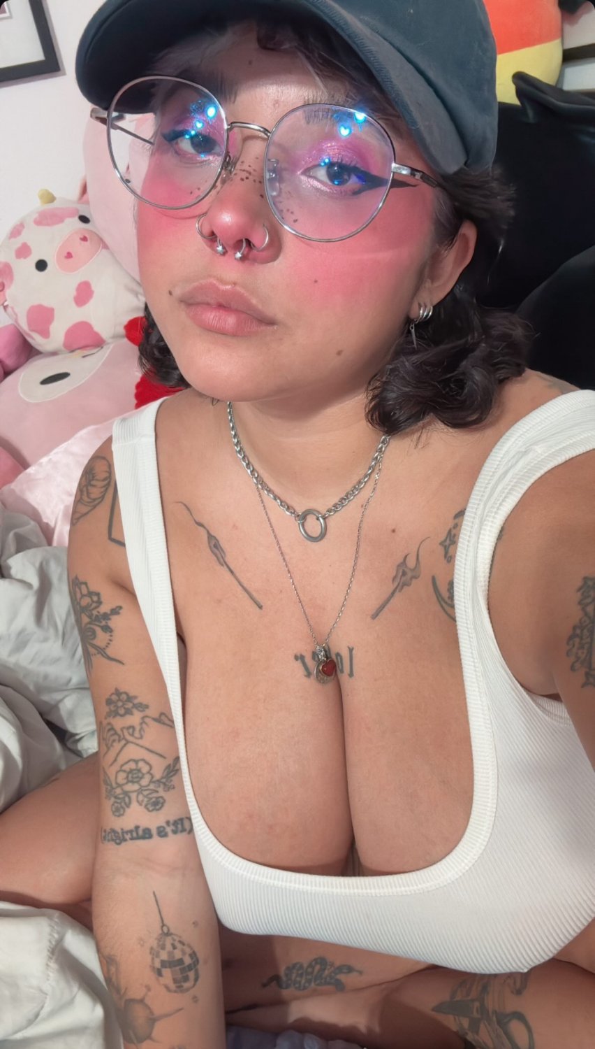 BigTittyyGothGf_ #EbIG5ayl