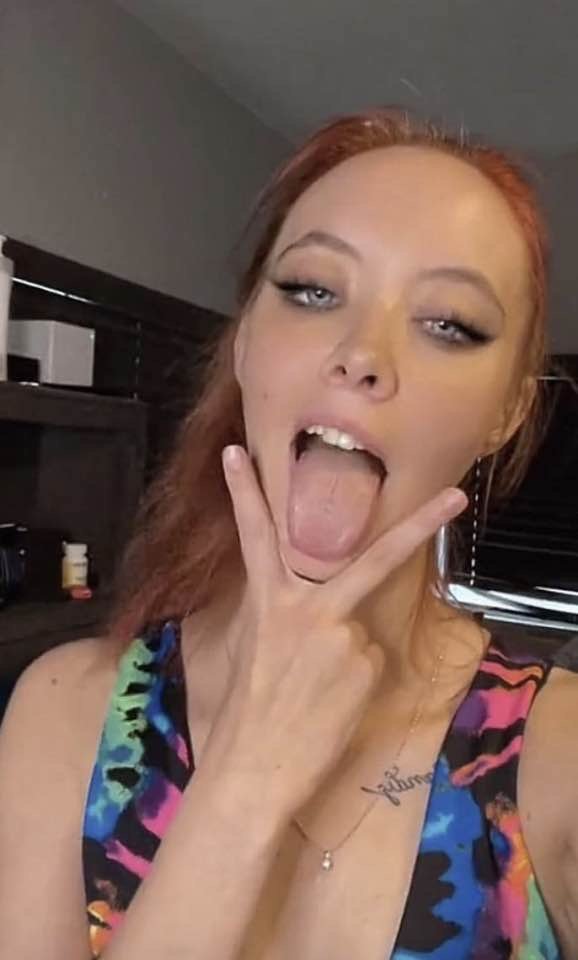 Slut Nicole exposed by her cuck on kik #37e6F5hh