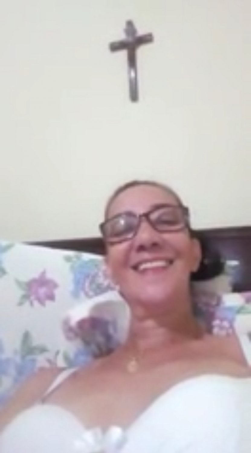 Vazaram a Dona Marli coroa cat贸lica 馃槇馃い #wvsTLyj1