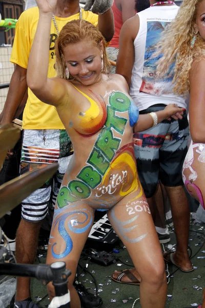mulher nua no carnaval anônimas e famosas #eLAmfFHe