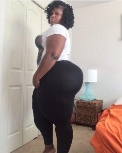 SSBBW Dzire Moore / Asstronaut #IlnOFc1v