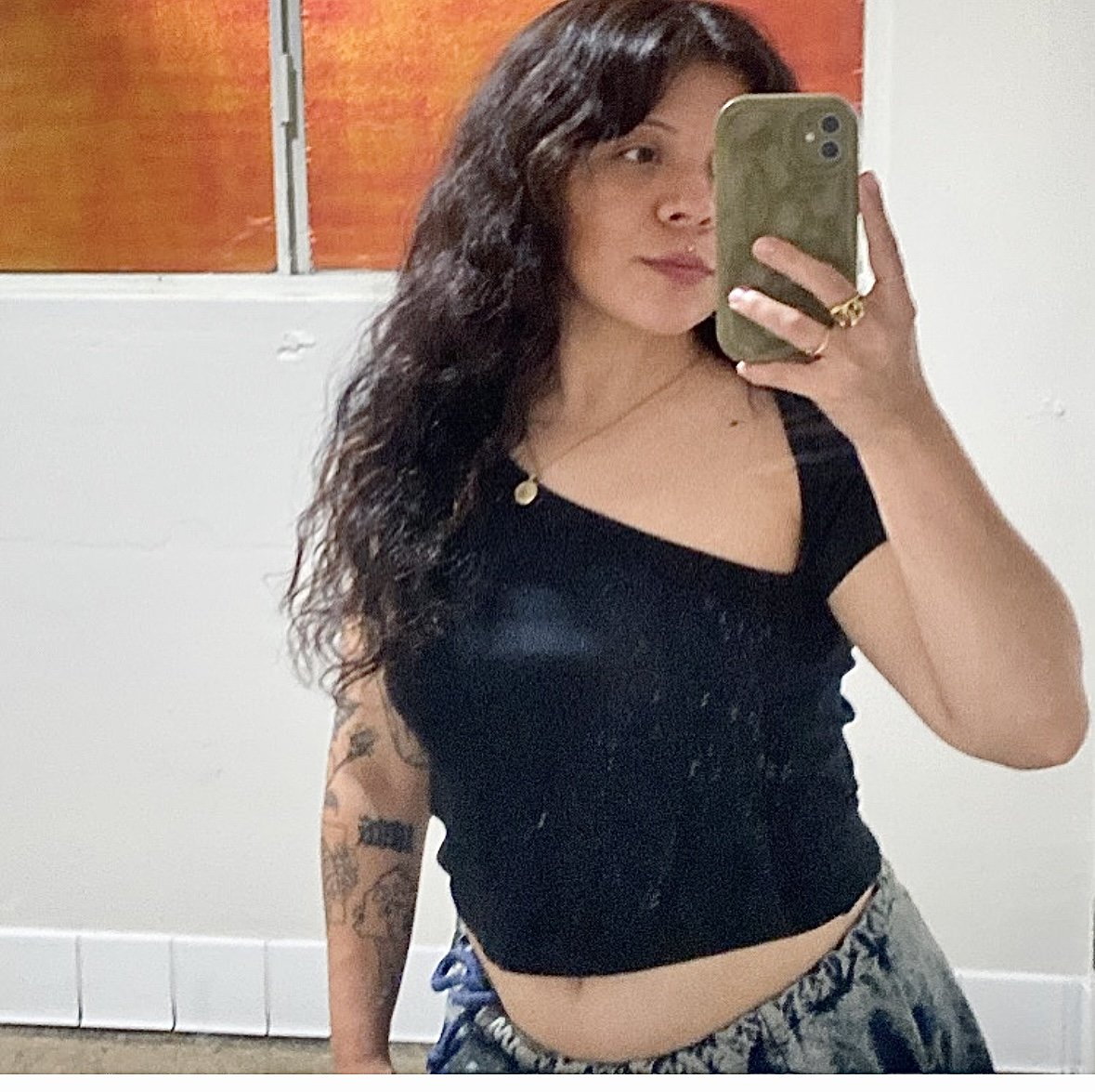 Petite Latina Goth Loves Spreading Her Ass #kjAnCxiv